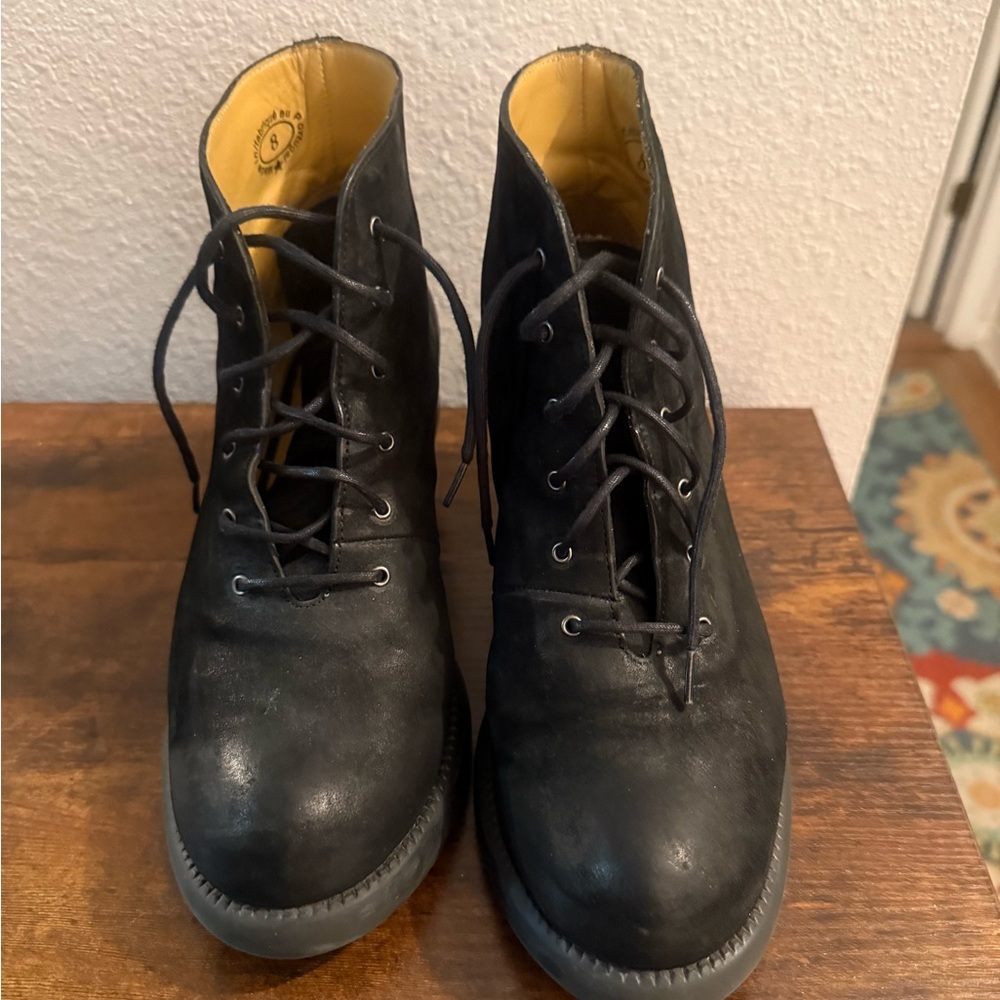 Women's Size 8 John Fluevog Hornik Lace-up ankle boot